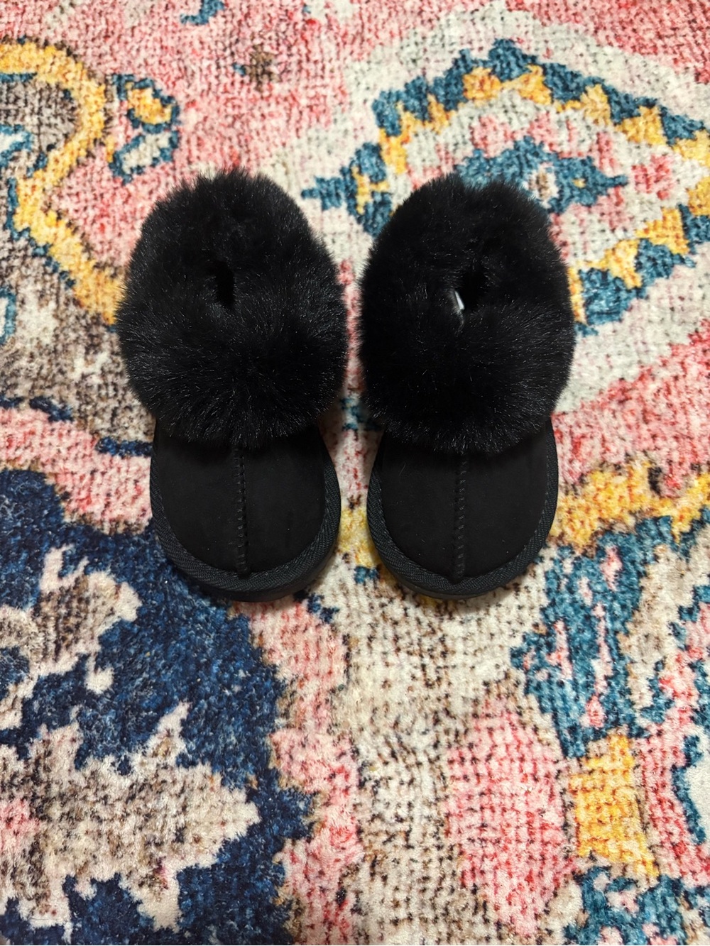 Plush Slip-On Shoes in Black - Size 6 Toddler